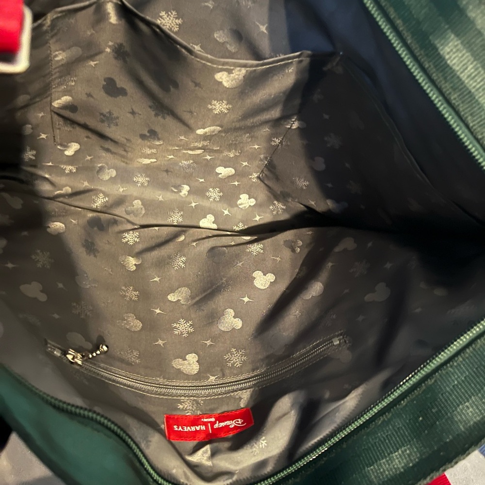 Harvey’s Large Disney Winter Wonderland Tote - Green and Red - Picture 4 of 7
